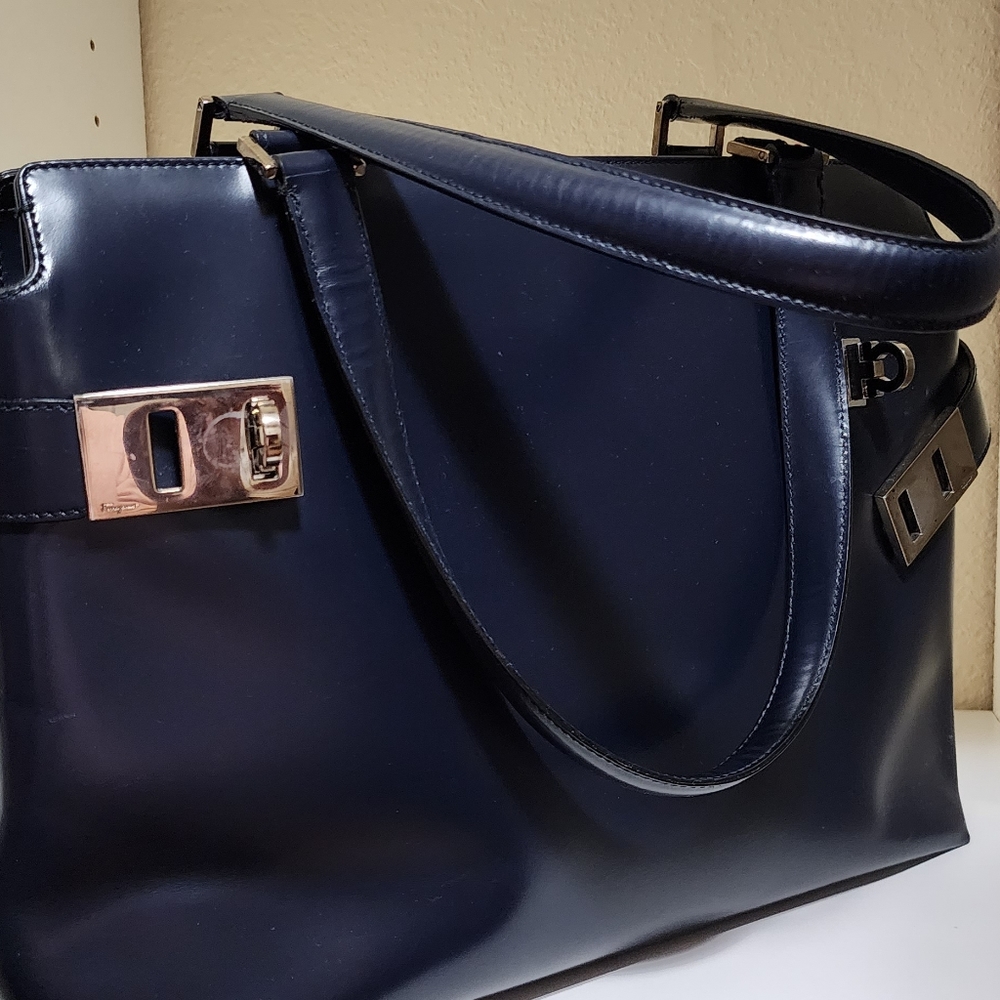 NAVY SALVATORE FERRAGAMO Gancini Shoulder Bag /Leather , Made in  Italy,  Rare